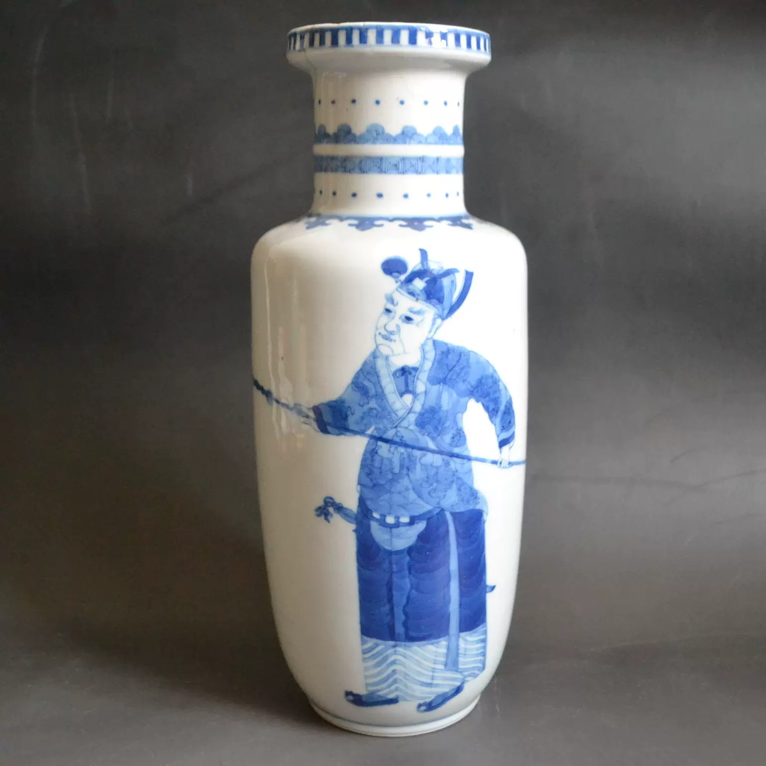中国骨董　青花人物棒槌瓶　清時代 馆藏赏析】清康熙青花山水人物图棒槌瓶_南方plus_南方+