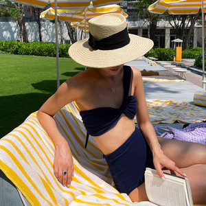 
Small breast bikini vacation split women's sexy pure lust style women's stunning swimsuit women's high-end 2026 new style