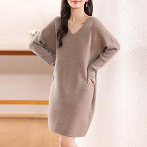 
2025 Autumn and Winter New Style Strictly Selected 100 Pure Wool Loose Large Size V-neck Women's Short Dress Covering Flesh and Slimming