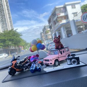 
New alloy Big G Violent Bear Car Car End-Up Fragrance Eau Delicate Fragrance Solar Helicopter Aromatherapy Ornament