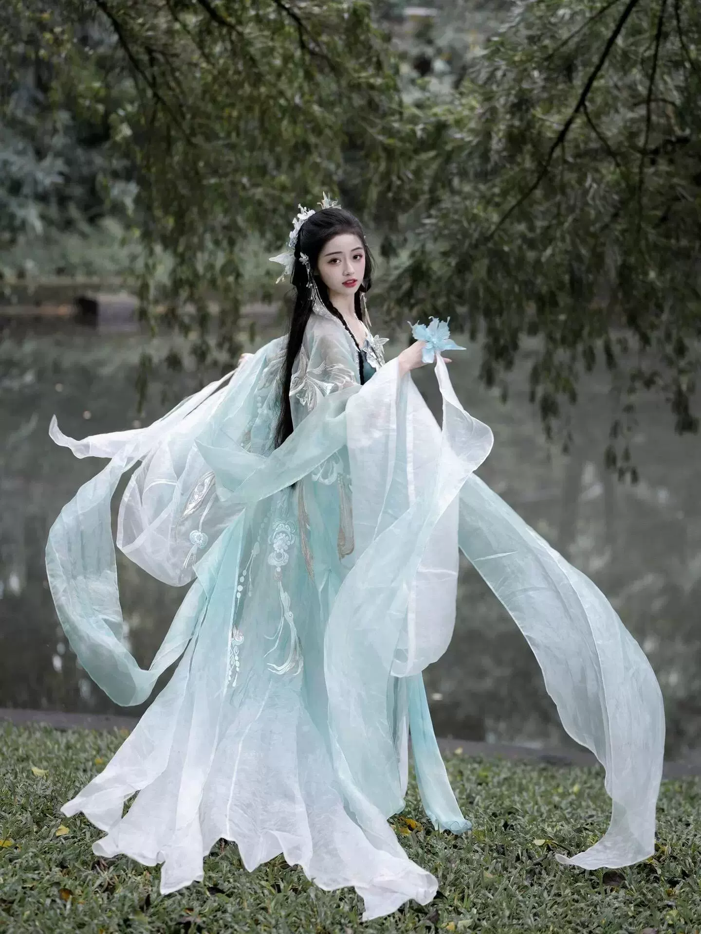 涂七七百花神原创重工刺绣汉服女诃子裙走秀款