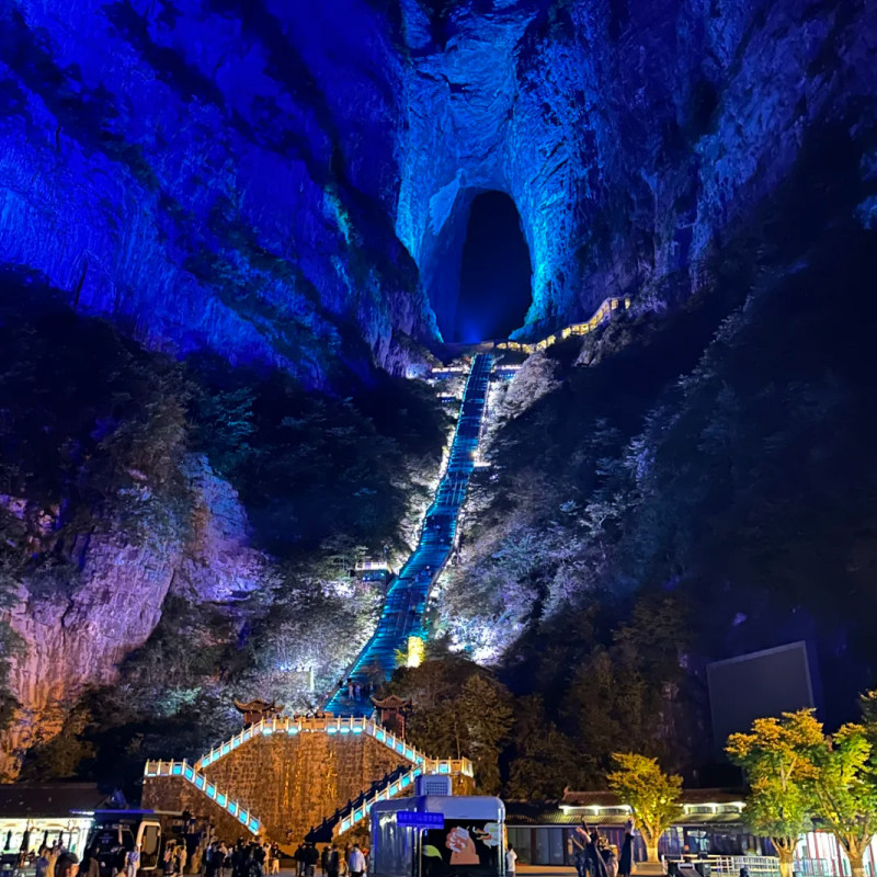 全含6人小团住山顶森林公园天门山夜景灯光张家界旅游3天2晚跟团