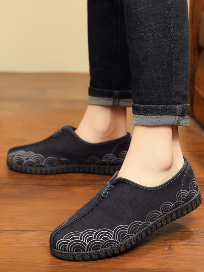 old beijing style shoes