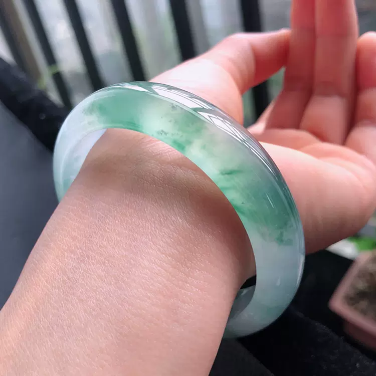 冰种飘花满绿色白飘阳绿翡翠色石英岩玉手镯玉镯子送礼多款可选 Taobao 冰种飘花满绿色白飘阳绿翡翠色石英岩玉手镯玉镯子送礼多款可选 Taobao