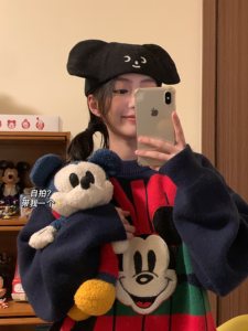 
Useless things that are not bought retro color matching autumn and winter Mickey cartoon lazy pullover couple loose round neck sweater