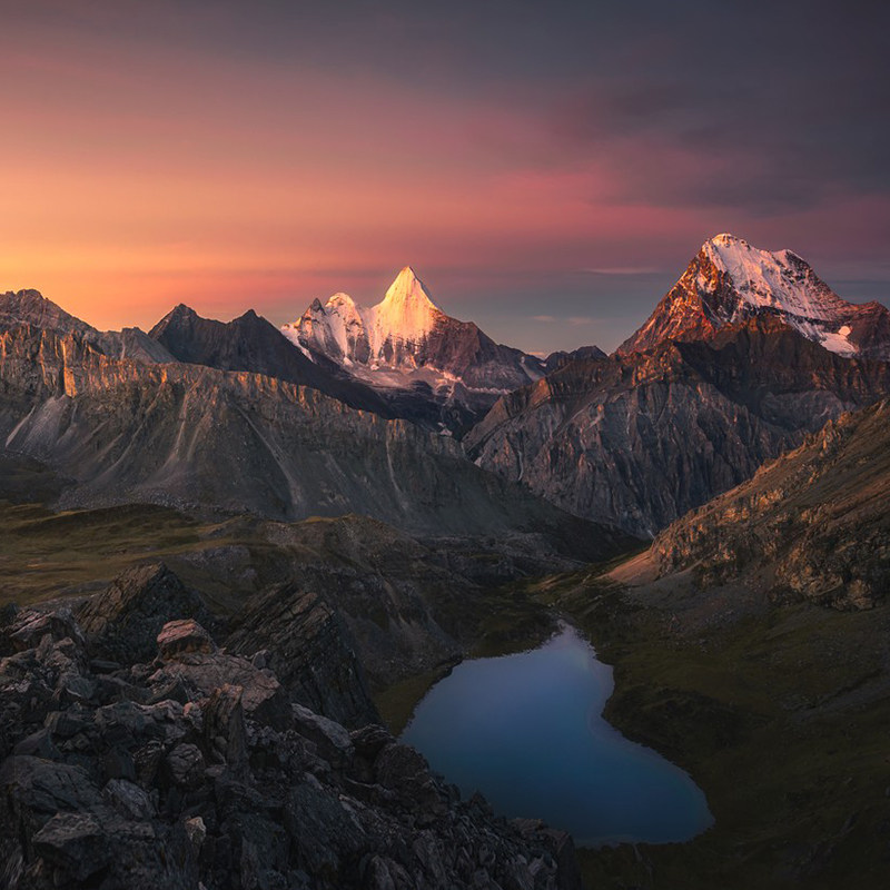 私家团川西稻城亚丁理塘墨石公园新都桥鱼子西7天6晚成都独立成团