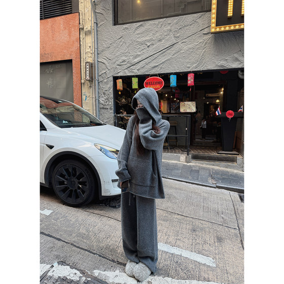 
Here yaya shop 10.20 Relaxing Paper Man Cheats Milk Velvet Hooded Wool Sweater Set