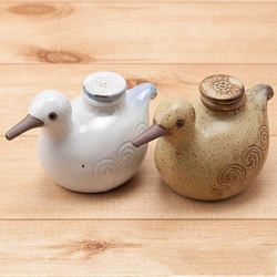 Japan Imported Zakka Japanese Handmade Coarse Pottery Oil Pot Japanese Style Creative Cute Bird Sauce Pot Seasoning Bottle