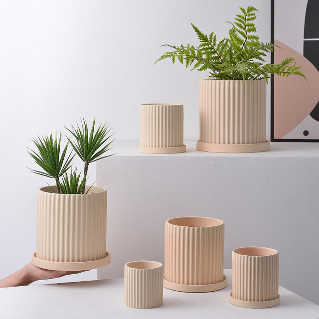 Nordic minimalist breathable pot ceramic pork polychide pot cleaner cleaner special small red coarse pottery pottery large caliber circular
