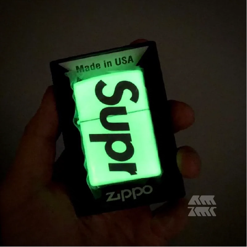 Supreme Logo Zippo 芝宝联名打火机红色字母Box Logo打火机18SS-Taobao