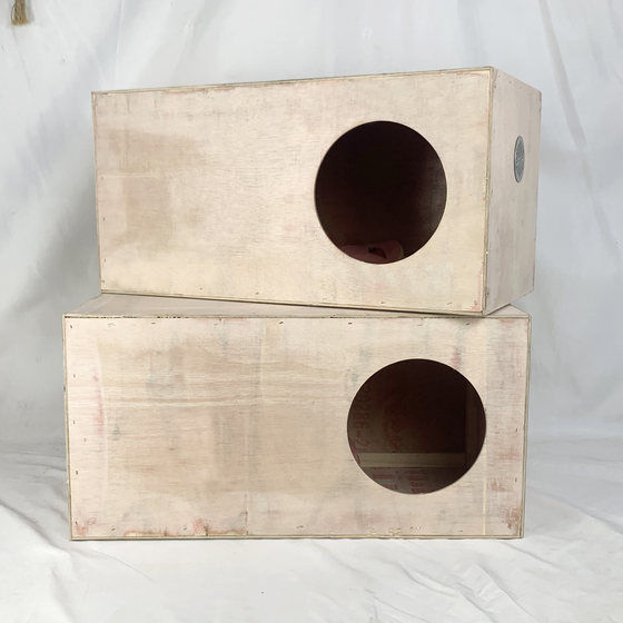 Wandering cat nest Winter thermostatic outdoor cat house closed wooden cat villa can not bite the four seasons universal cat room