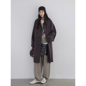 
A Bow2025 Autumn Minimalist Retro A-shaped Profile Raglan Sleeves Hidden Button Windbreaker Jacket/Limited