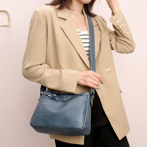 
Crossbody bag women's bag 2025 new Amazon bags casual lightweight soft leather large capacity middle-aged and elderly women's bag