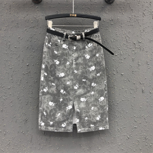 Retro rose print mid -length A -line hip skirt female summer new split high waist thin denim skirt
