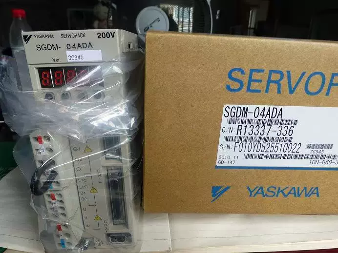 ギフト】 新品YASKAWA 安川電機 SGMGV-44ADC61 サーボモーター kids