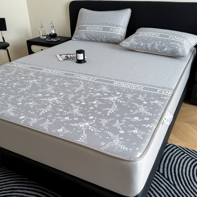 2025 new Class A maternal and infant grade jacquard ice silk mat three-piece set for summer machine-washable soft mat sheet hat