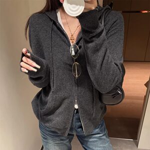 
SHINE Daily Necessities Ultra-fine and soft merino wool minimalist relaxed two-color knitted zipper sweater