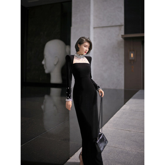 
XULU original innovative French velvet high-end light luxury diamond-shaped right-angle shoulder celebrity long-sleeved high-waist dress