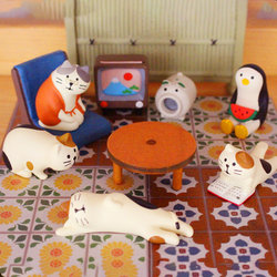 Japanese Zakka Showa Era Cat Grandma Harajuku Cat Resin Decorative Ornament Japanese Style Tatami Three-Haired Cat Decole