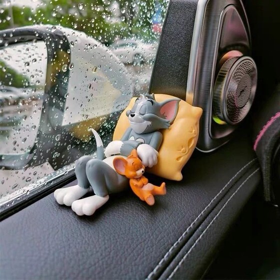 
New car ornaments book desktop cat and mouse car interior decoration cute Tom Jerry figure doll