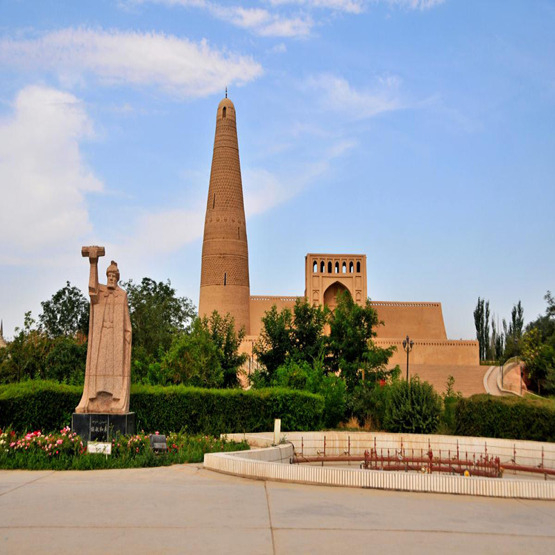 新疆旅游吐鲁番全景火焰山葡萄沟交河古城郡王府动车纯玩1日跟团