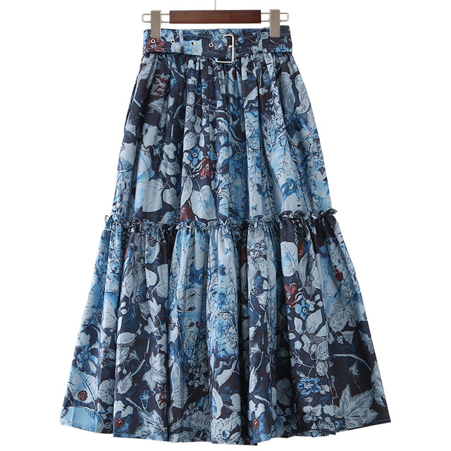 Sweet and elegant 2023 summer new style wood earrings big hem skirt printed mid-length retro beach vacation skirt