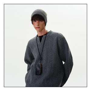 
MADWITCH American retro cleanfit couple sweater men and women loose casual lazy pattern sweater