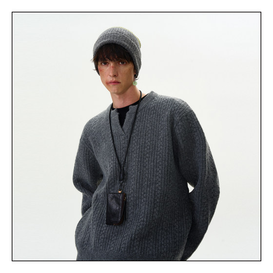 
MADWITCH American retro cleanfit couple sweater men and women loose casual lazy pattern sweater