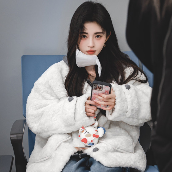 
Ju Jingyi's same style ROCHAROMA 2S autumn and winter detachable grained down jacket with hollow waist jeans