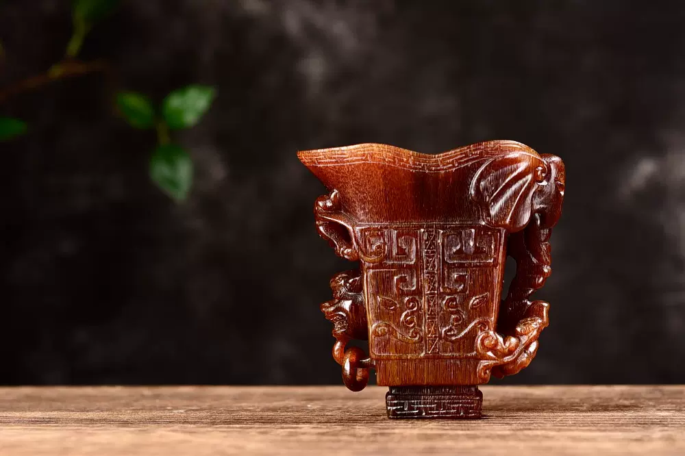 藏出 古董品 金糸 牛角杯 天然牛角 酒杯 酒器 稀少 賞物 擺件 サイズ12×8.5cm 重さ220g 牛角茶杯- 京东