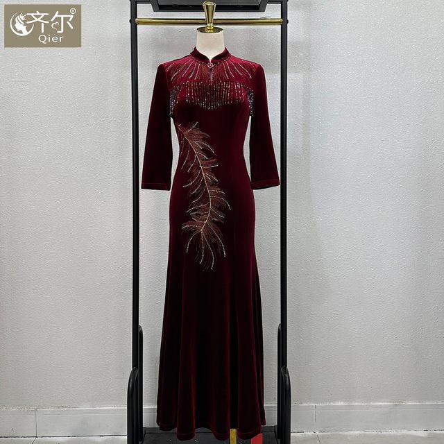
Extra long fishtail dress, new velvet mother's dress, elegant embroidery heavy industry Xi mother-in-law cheongsam wedding banquet dress