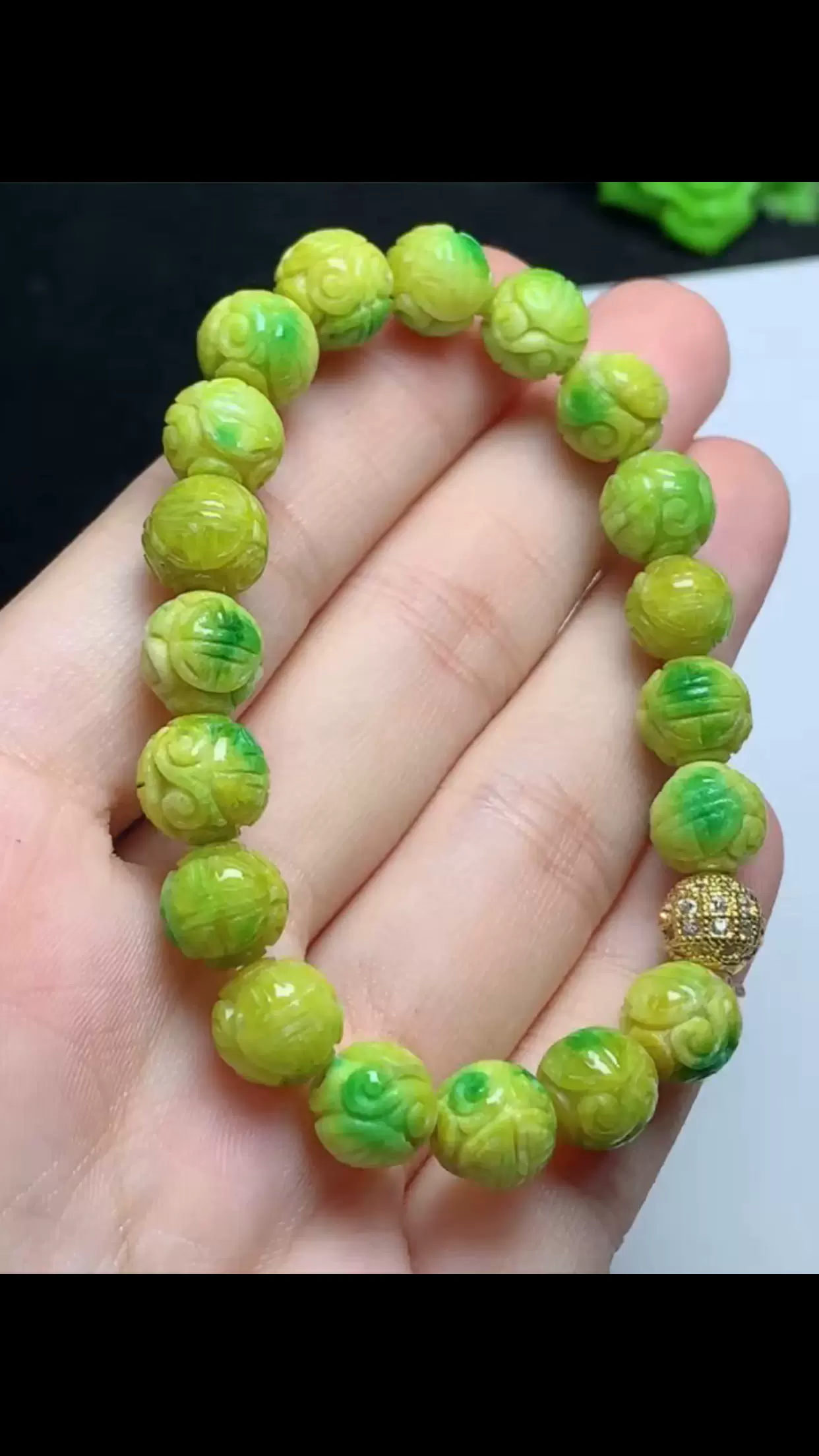 天然翡翠A貨 缅甸天然翡翠A货黄加绿雕花圆珠手链手串尺寸8.8