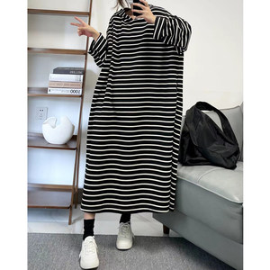 
Fildan Loose lazy Gaoke heavy knitted cotton hooded long-sleeved dress Black and gray striped super long skirt 521