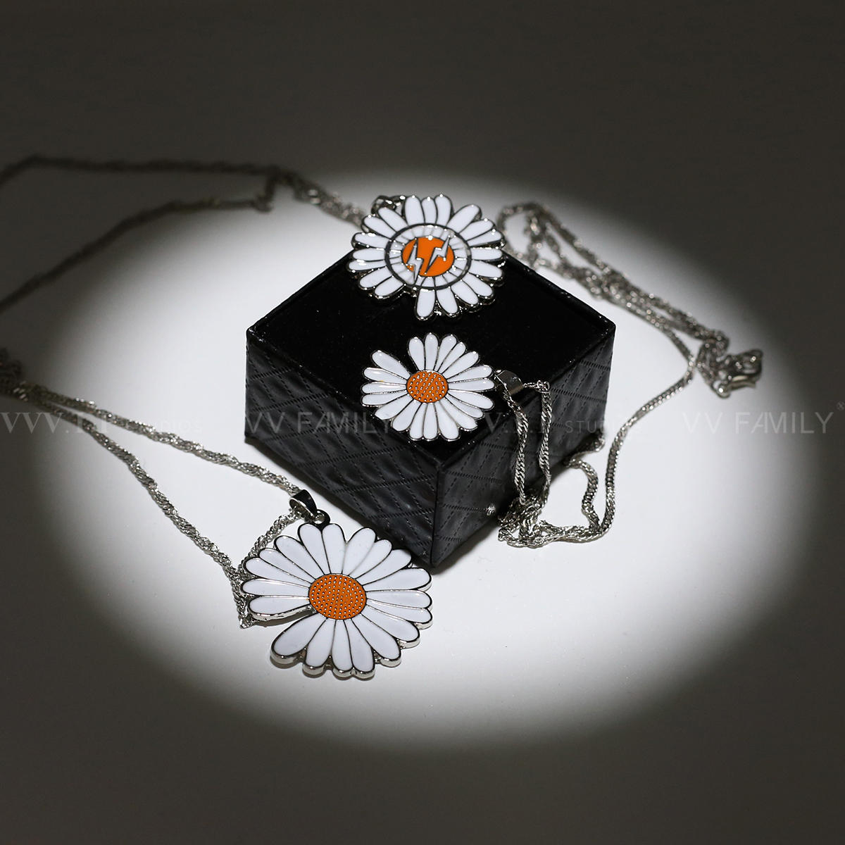 pmo闪电雏菊 权志龙gd同款 ins超火金属合金太阳小花男女装饰项链