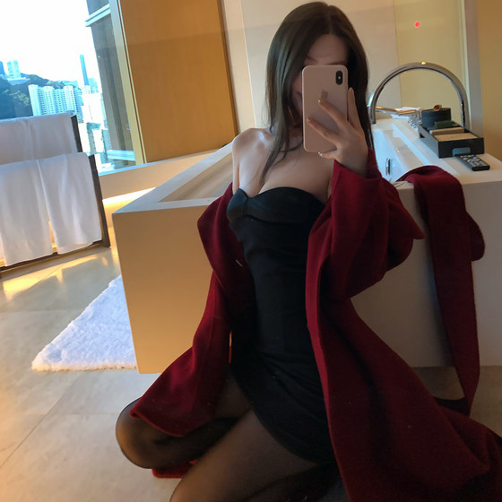 
Lienni 2025 new winter style spliced tube top little black dress for women with high waist and slim inner hollow air dress