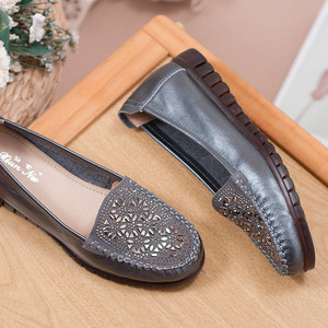 Beef tendon soft bottom mother shoes leather single shoes, non -slip comfort, medium -aged shoes casual middle -aged soft bottom shoes breathable