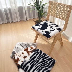 
Thickened rabbit plush chair cushion, dining chair cushion, winter sofa seat cushion, office sedentary computer chair warm fart cushion