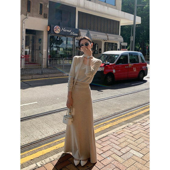 
MULVAN Elegant and simple ribbon scarf V-neck bottoming sweater women's slim fishtail skirt two-piece set