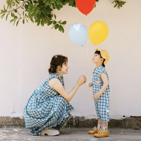 Parent-child suit family of three and four-piece plaid shirt, flying sleeve dress, baby jumpsuit, bear shorts set