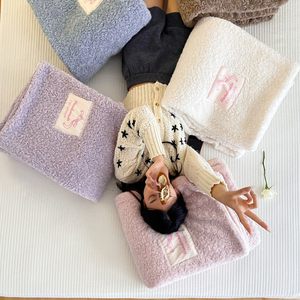 
INS small fresh super soft waxy toka fur casual blanket girls shawl blanket A type sofa nap bed end blanket