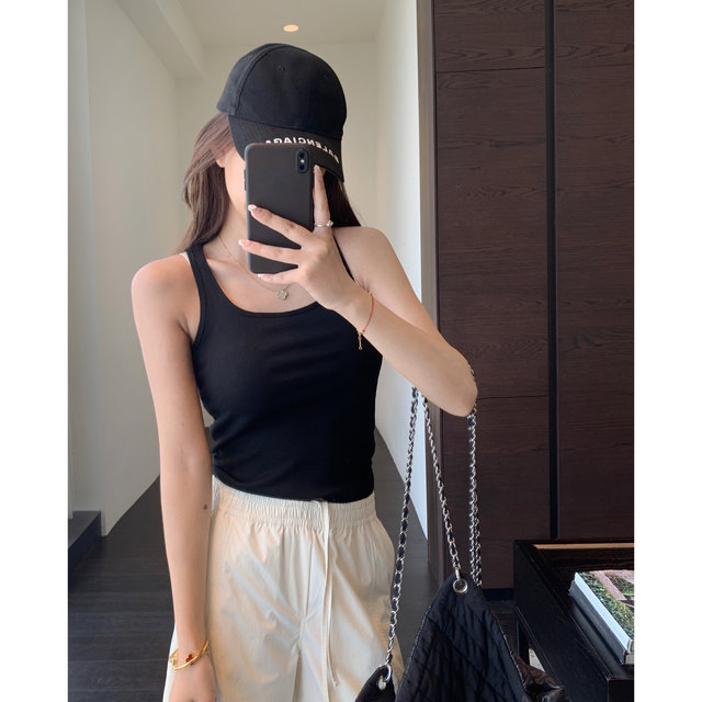 
AMR UU paired with artifacts for four seasons wearable vest tops comfortable with chest pads and a short-sleeved T-shirt for women