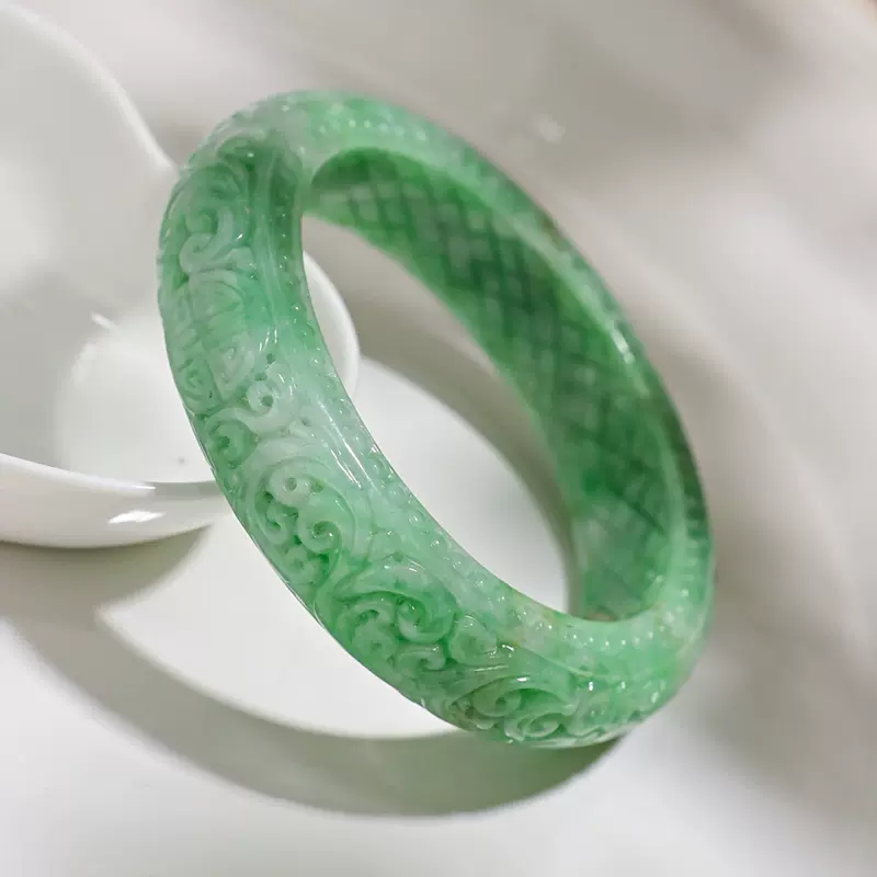 天然翡翠A級 稀少品 手工細密彫 精美紋樣 裝身具 根付 收藏品 天然翡翠A級 稀少品 手工細密彫 精美紋樣 裝身具 根付 收藏