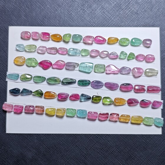 
(48 hours of appreciation) Brazilian natural tourmaline raw stone sugar cube with shape naked stone sparse bead accessories k gold pairing DIY