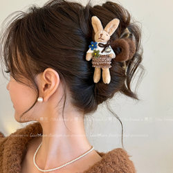 Cute British-Style Rabbit Hair Clip with a Forest Vibe, High-End Feel for Girls, Bear Half-Up Hair Clip for the Back of the Head, Shark Clip Hair Accessory