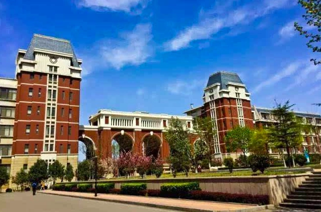 山东财经大学(燕山校区)图片