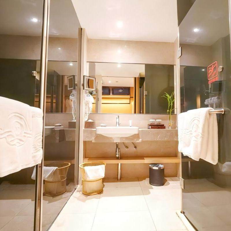 深圳大梅沙湾游艇度假酒店 日落山景双床房3天2晚双人早餐+游艇出海体验