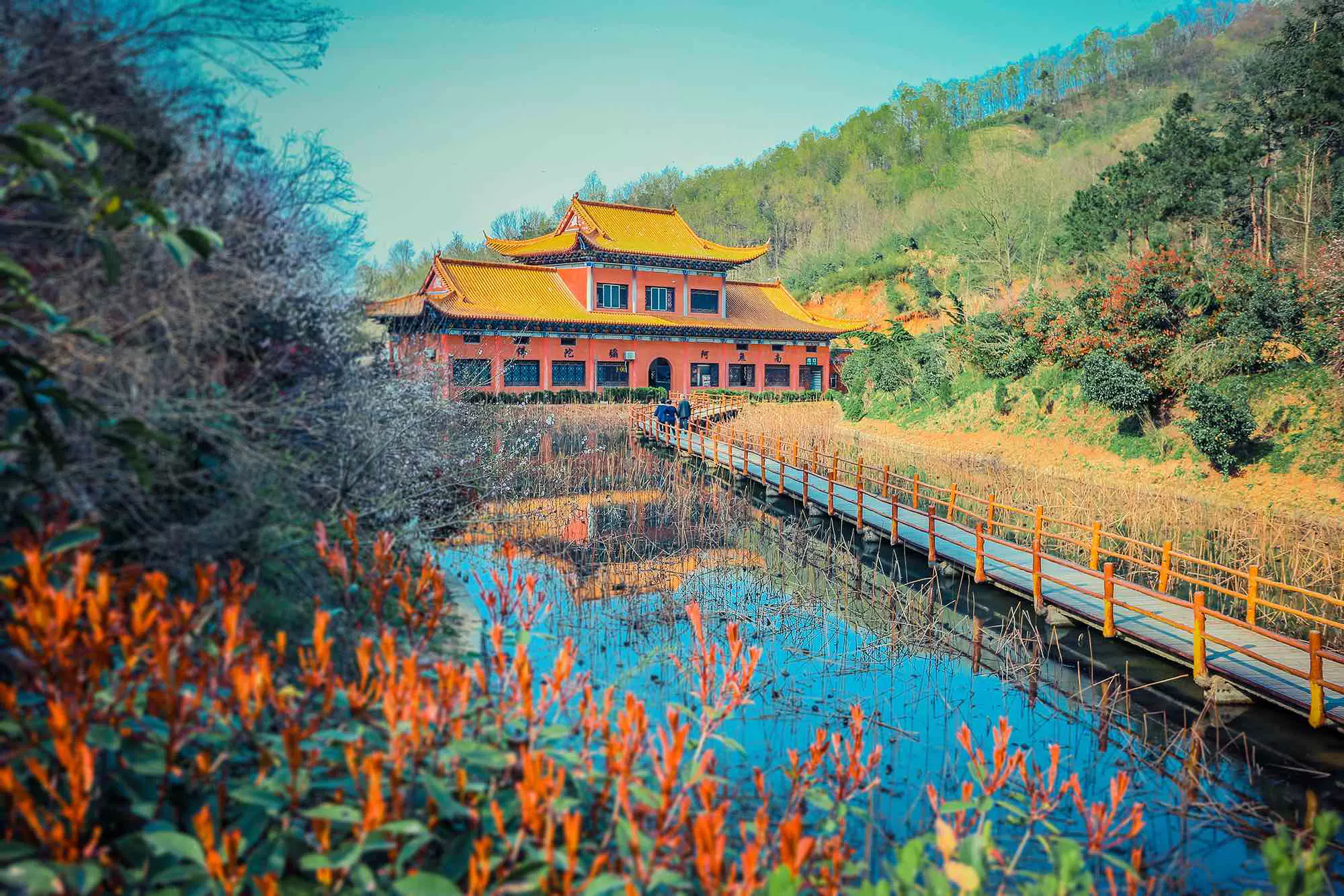 大别山石窟风景区