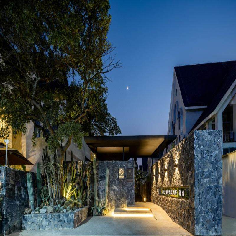 北海银滩花间堡·踏浪/微澜高级房+涠洲岛往返船票 3天2晚 - 定制游预订