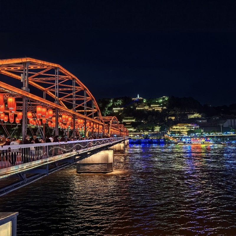 【寒假早鸟】兰州西客站温德姆花园酒店+兰州极地海洋世界+兰州黄河游轮3天2晚自由行