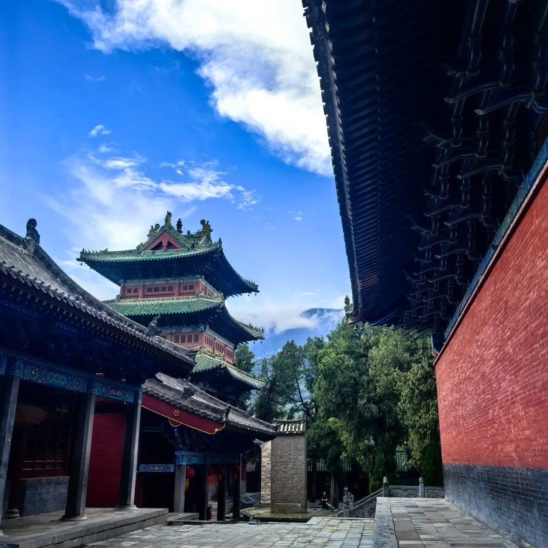 麗枫酒店(登封嵩山少林文旅服务中心店)住宿+嵩山成人门票